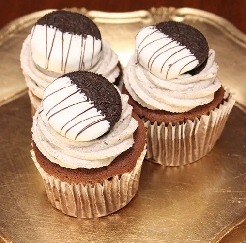 CC-000F Tres leche cucpcake