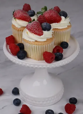 CC-000F Tres leche cucpcake